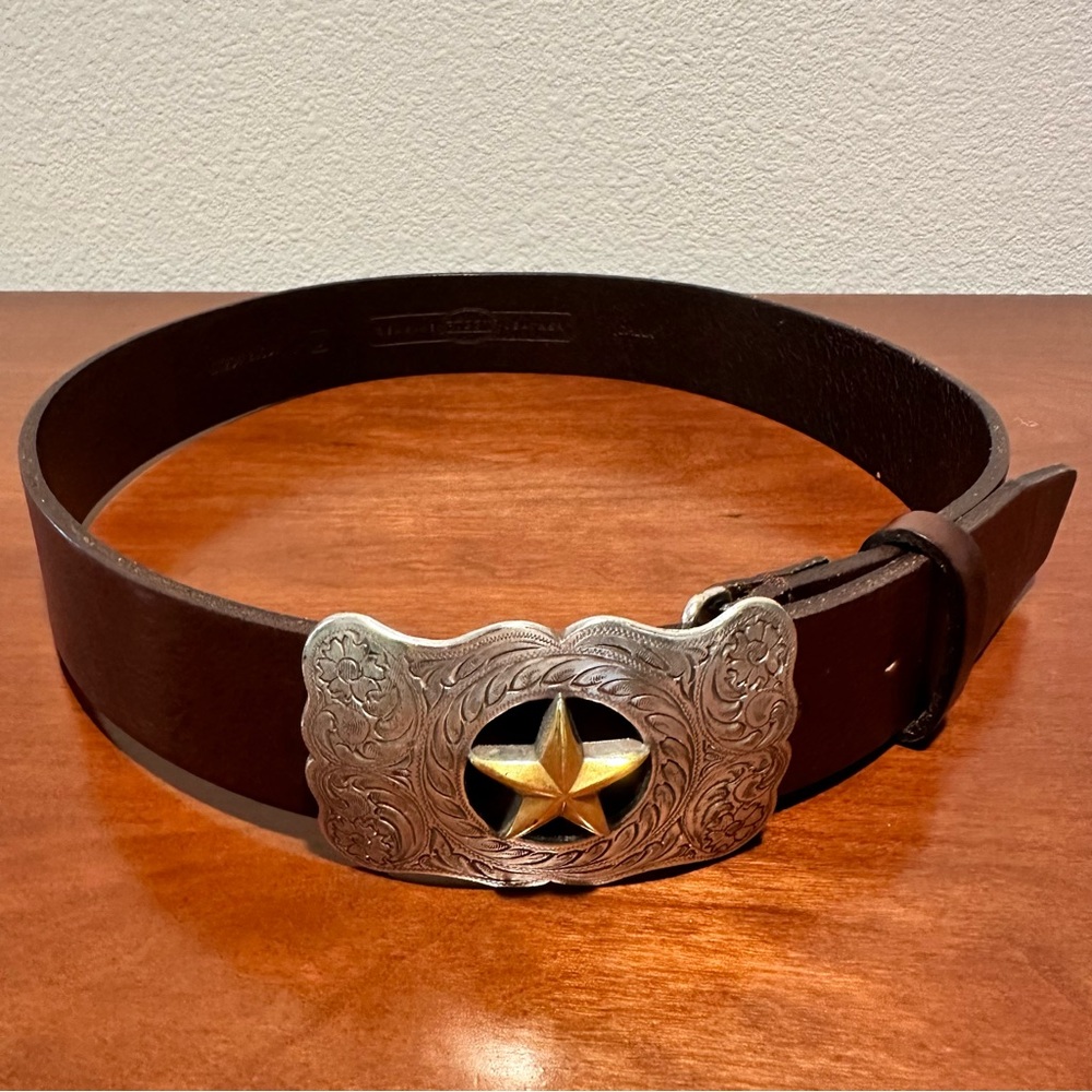 FOSSIL genuine leather solid belt brown size S 29” around your waist 1.5” wide